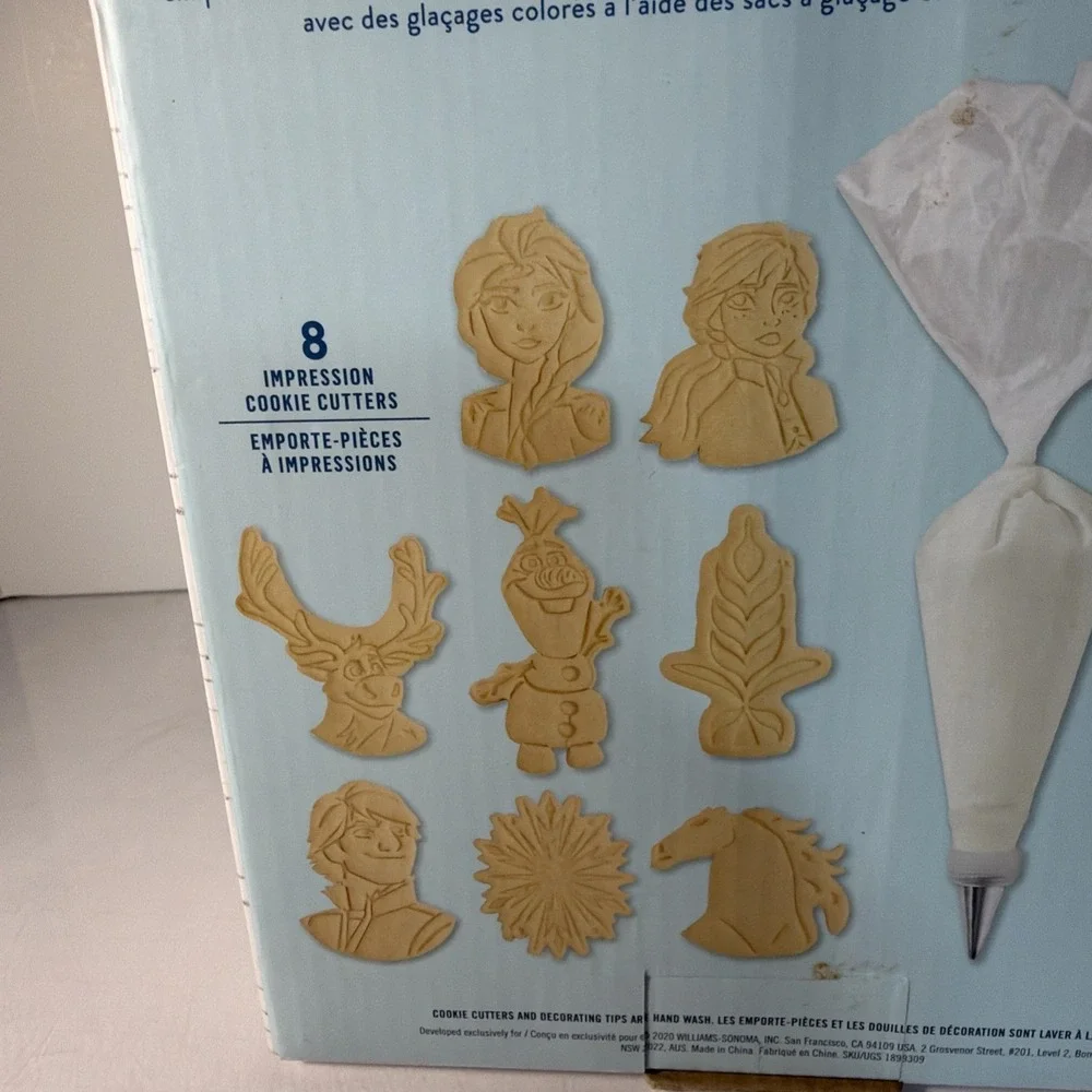 Williams Sonoma Disney Frozen 2™ Boxed Cookie Kit 23 Pieces NEW Open Box